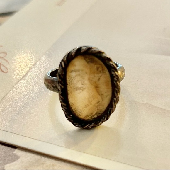 Vintage Sterling and Ivory hand-etched Ring Sz 8 - Picture 2 of 5